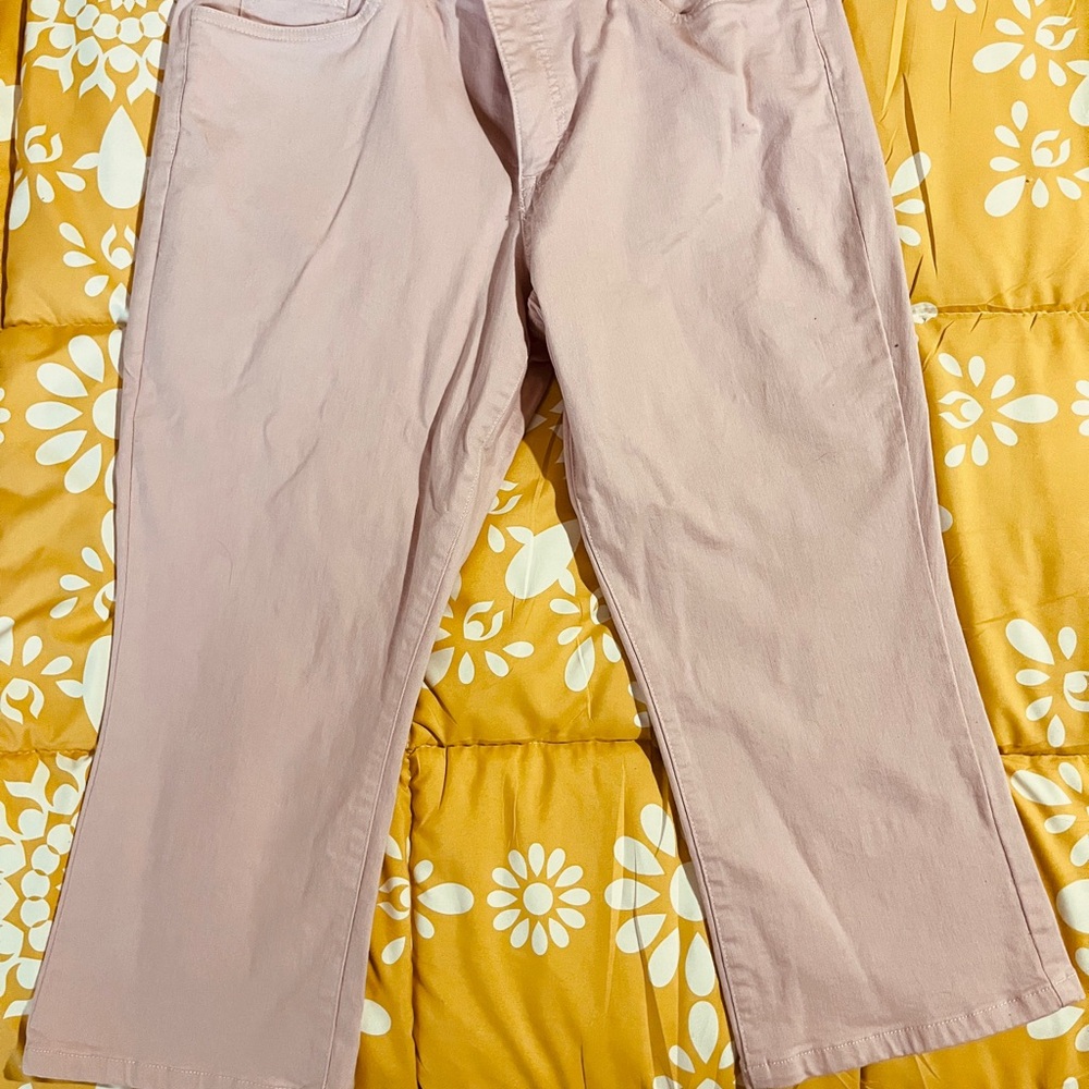 Chaps Light Pink Capris 12